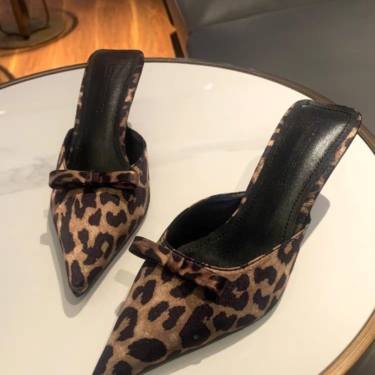 Home Office Makeover - Sandal hak tinggi wanita motif leopard,