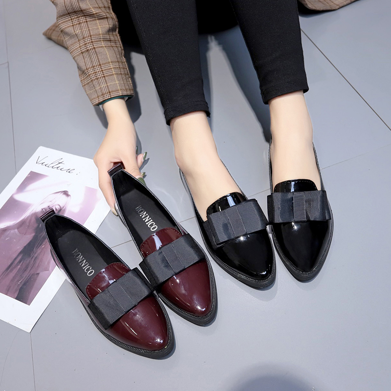 Home Office Makeover - Sepatu Flat Berujung Runcing dari Kulit