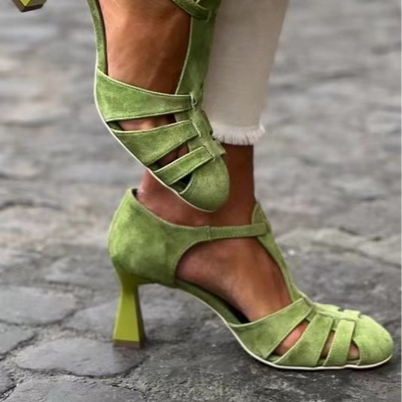 Home Office Makeover - Sandal Wanita Hijau Suede Kitten Heel