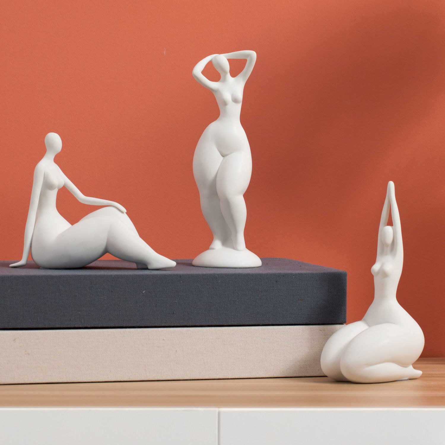 Figur Keramik Yoga Abstrak Min - Home Office And Tv Room Ideas ulasan dan harga