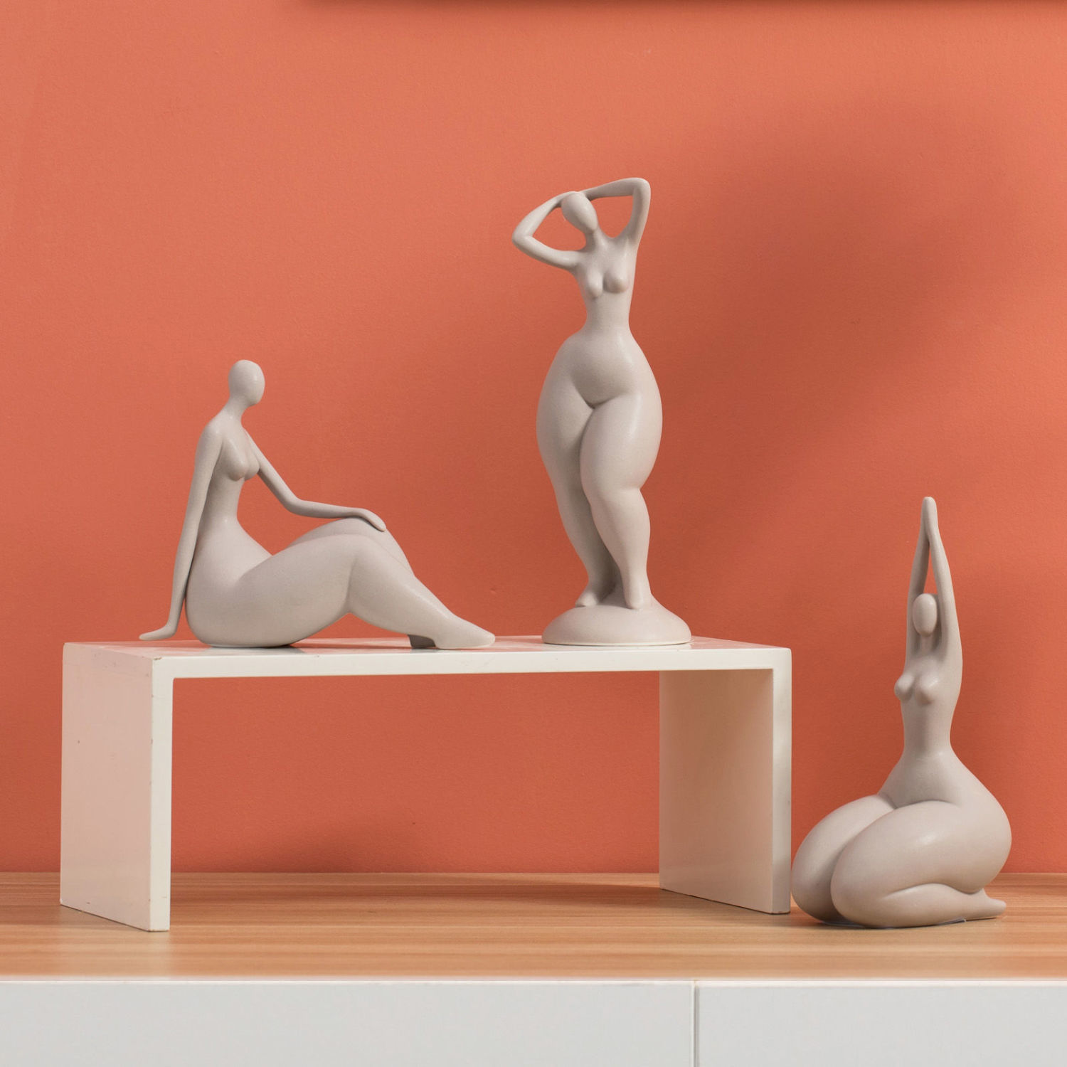 Figur Keramik Yoga Abstrak Min - Home Office And Tv Room Ideas ulasan dan harga