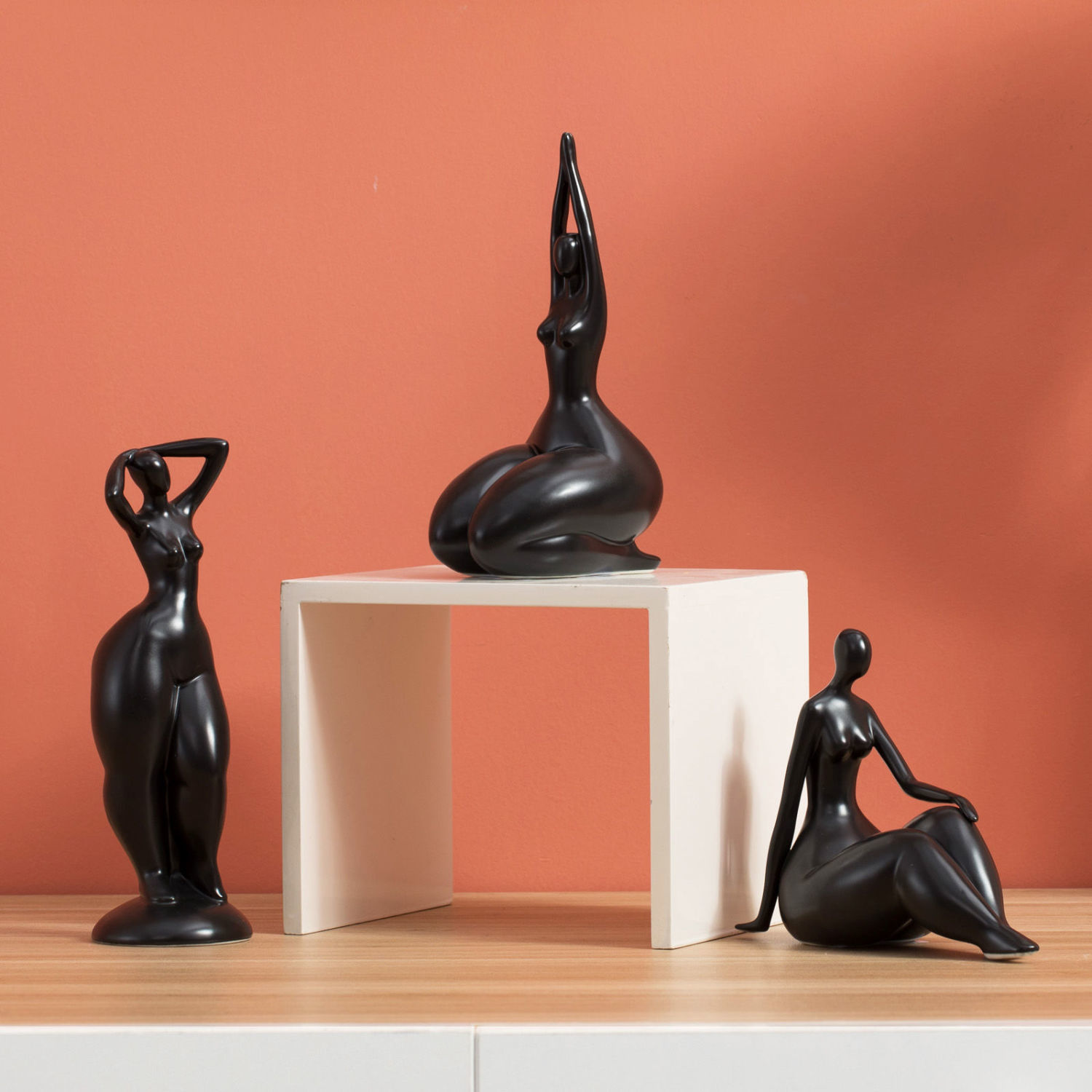 Figur Keramik Yoga Abstrak Min - Home Office And Tv Room Ideas ulasan dan harga