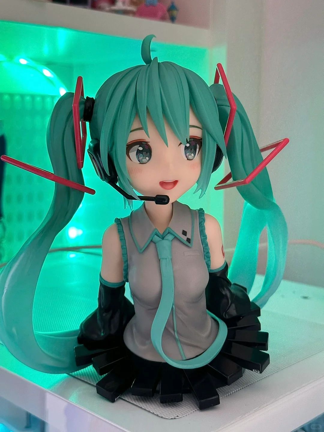 Patung PVC Koleksi Anime Virtu - Home Office Romance Manga ulasan dan harga